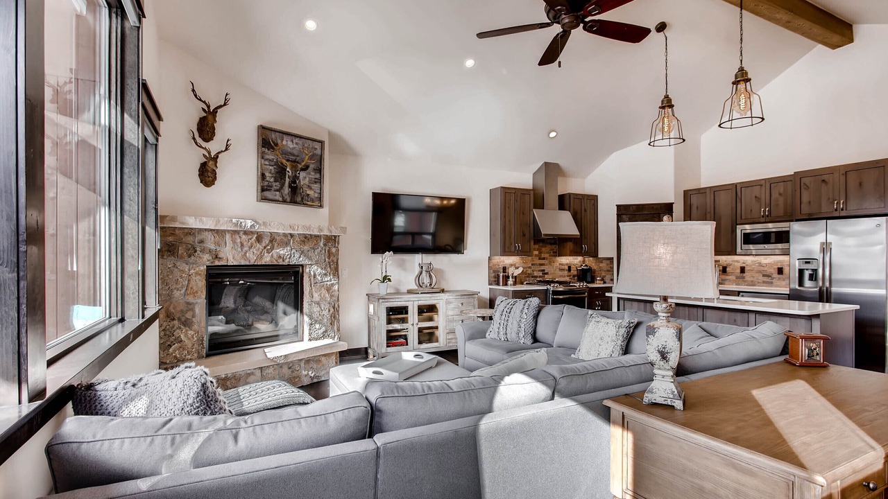 Photo of Livingroom in River Run