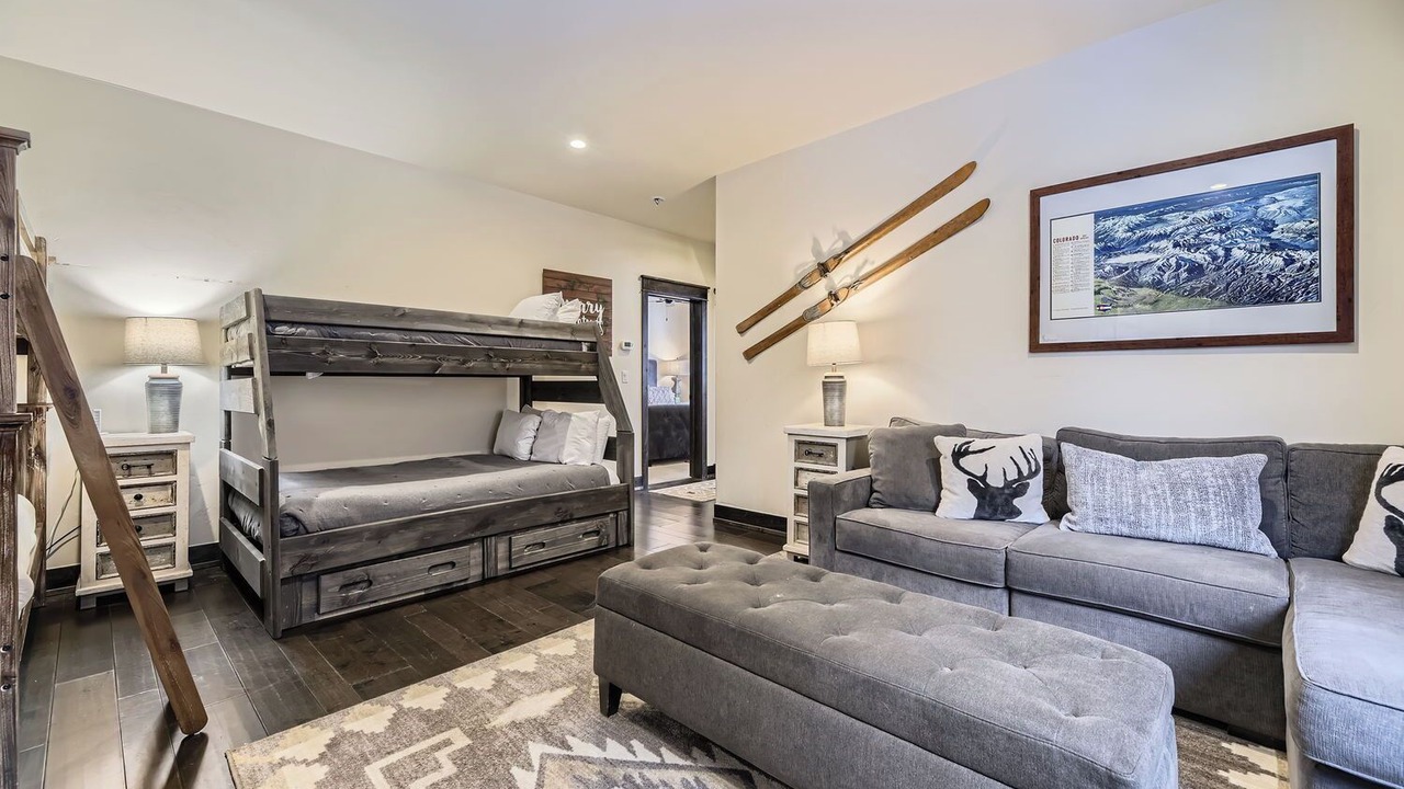 Photo of Bedroom in River Run