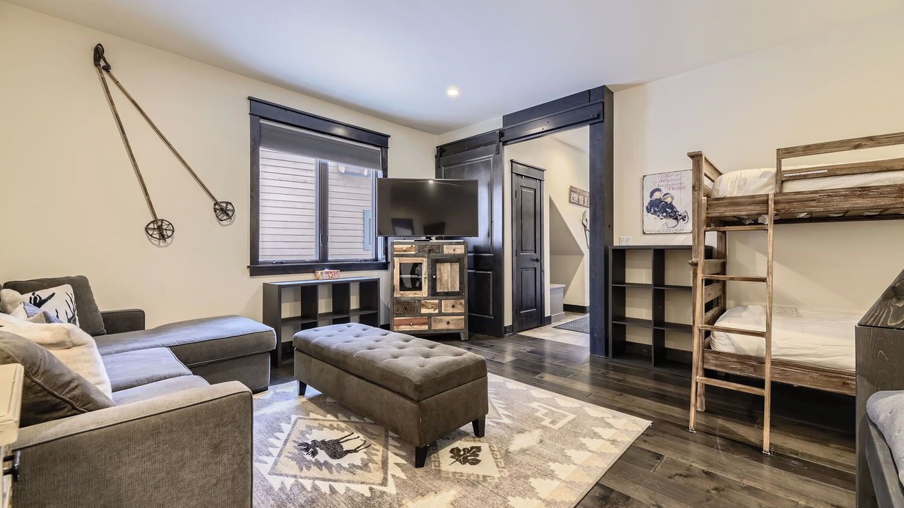Photo of Bedroom in River Run