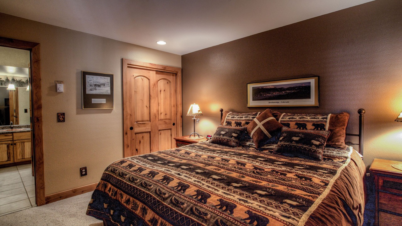 Photo of Bedroom in Historic District