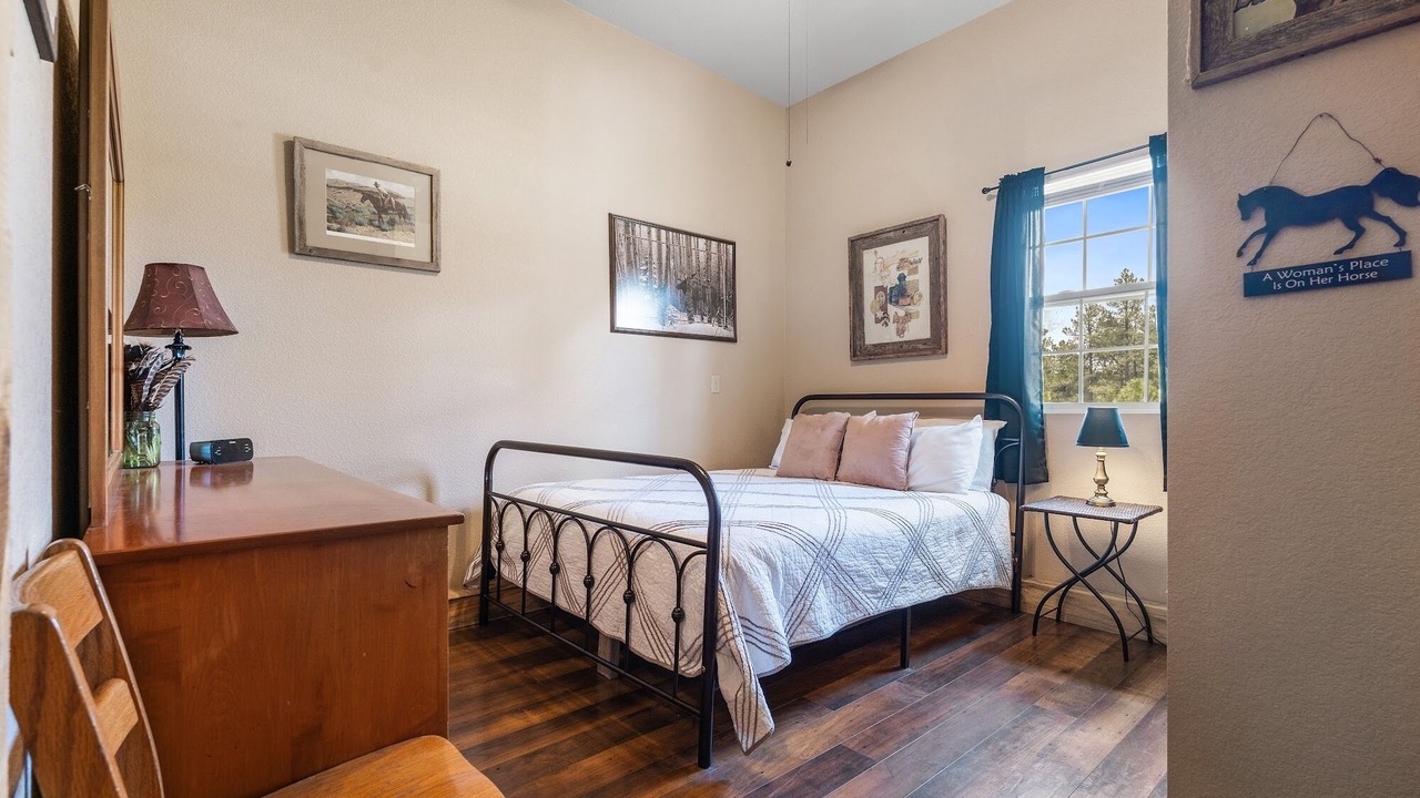 Photo of Bedroom in Elbert