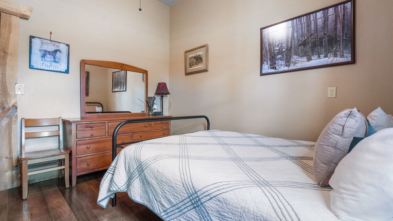 Photo of Bedroom in Elbert
