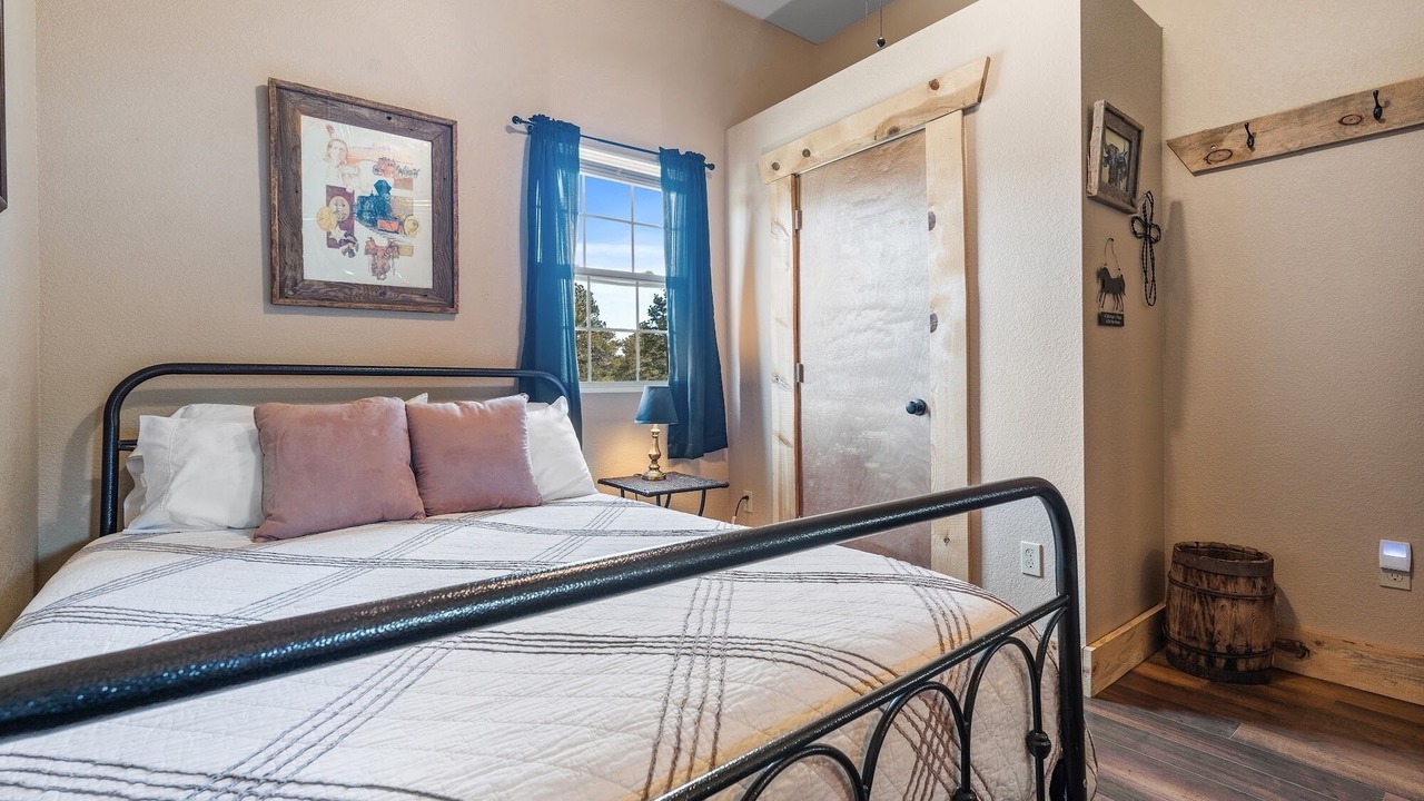 Photo of Bedroom in Elbert