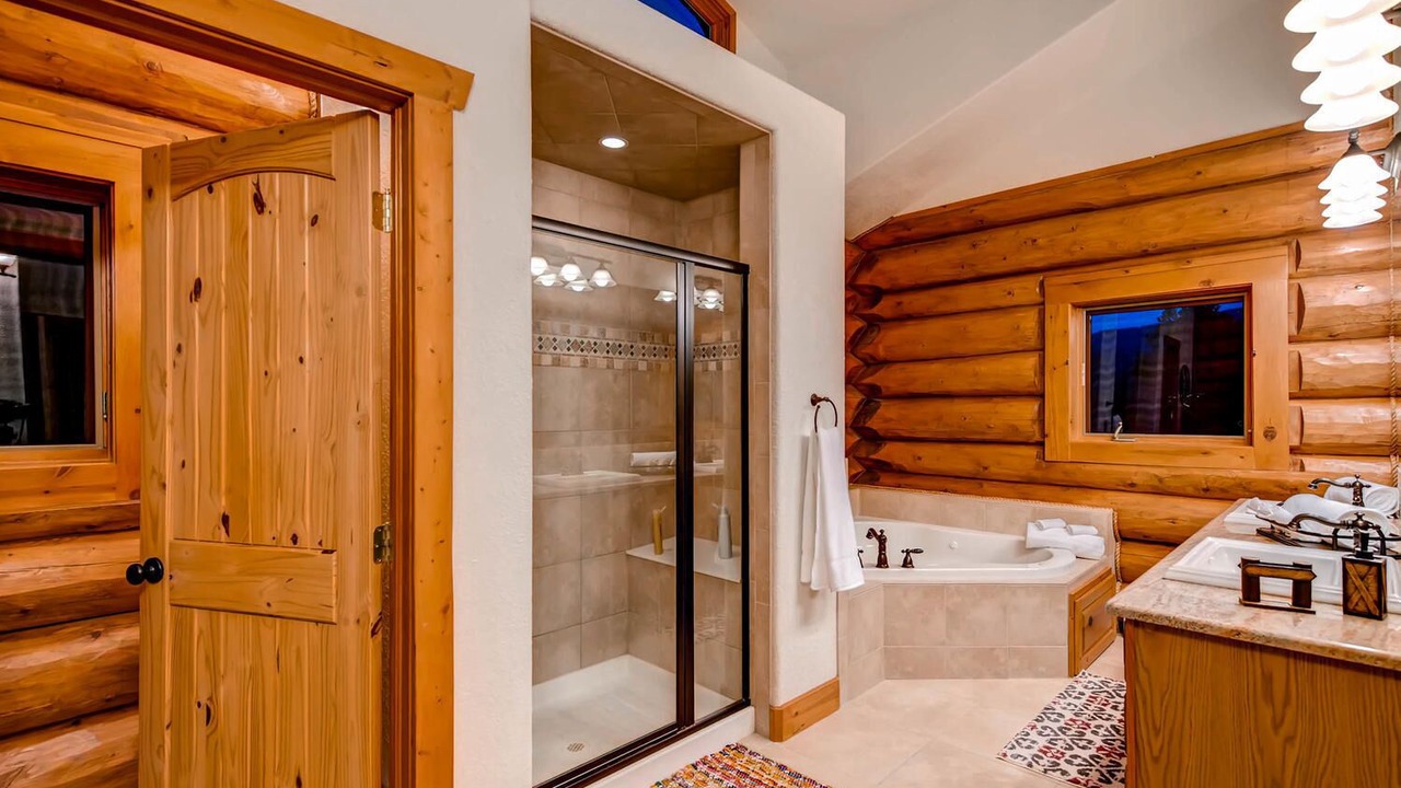 Photo of Bathroom in Black Hawk