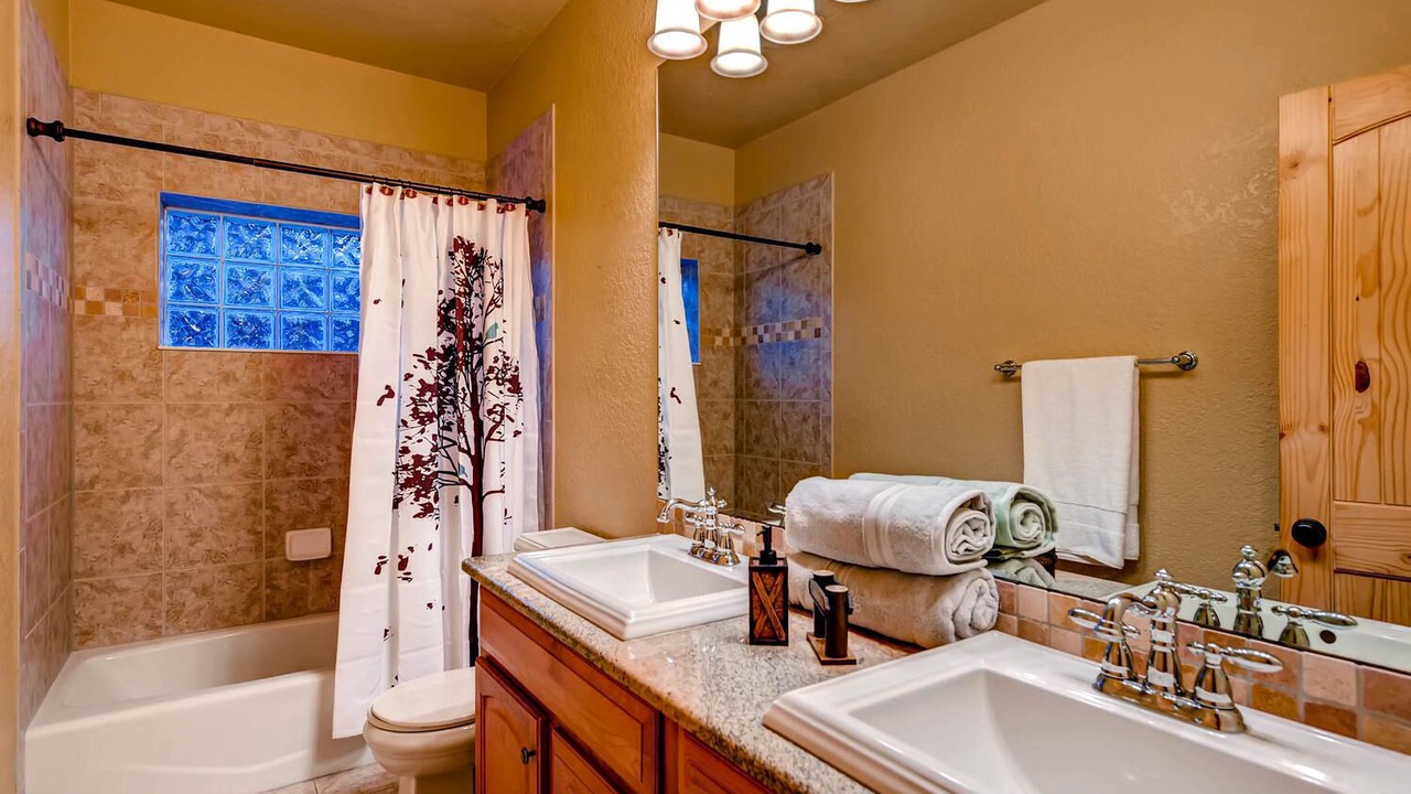 Photo of Bathroom in Black Hawk