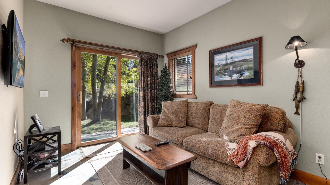 Photo of Livingroom in Four O'Clock