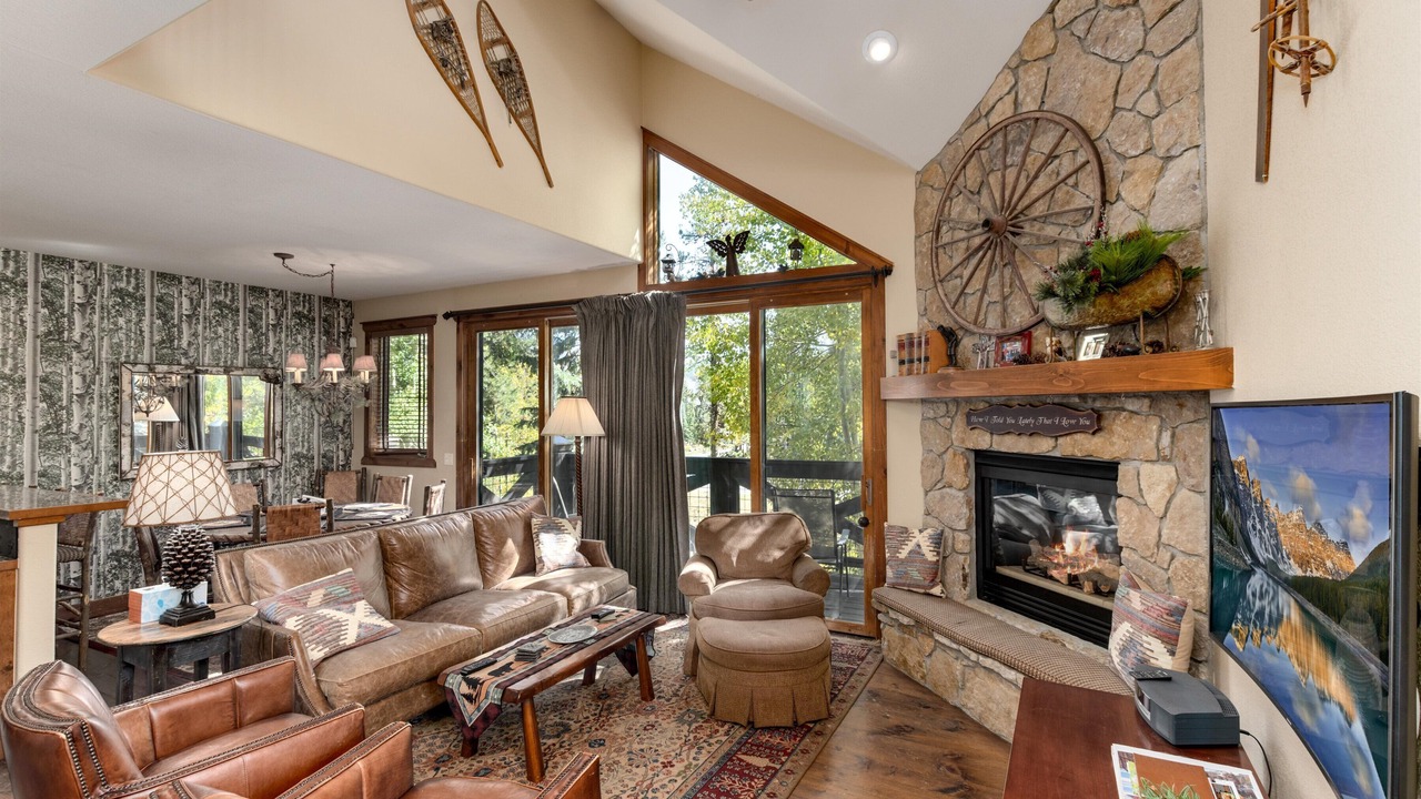 Photo of Livingroom in Four O'Clock