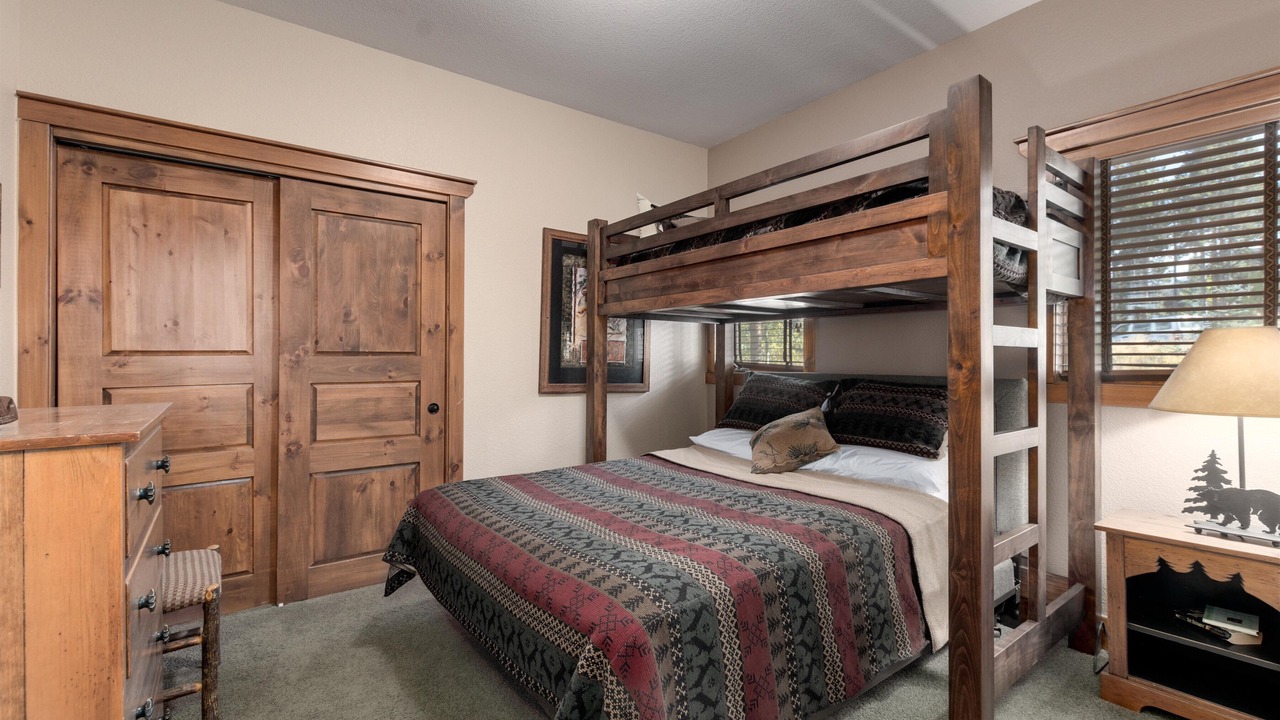 Photo of Bedroom in Four O'Clock