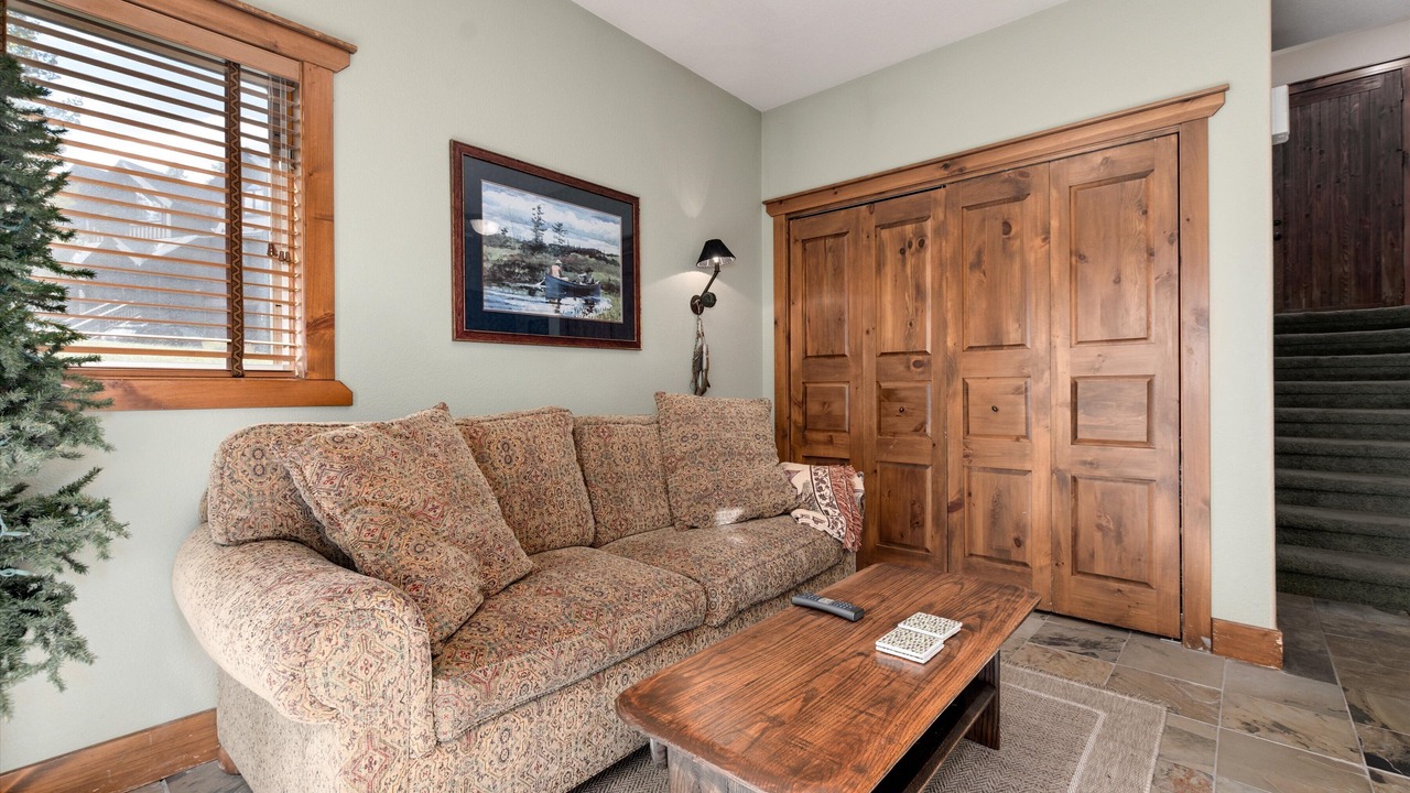 Photo of Livingroom in Four O'Clock