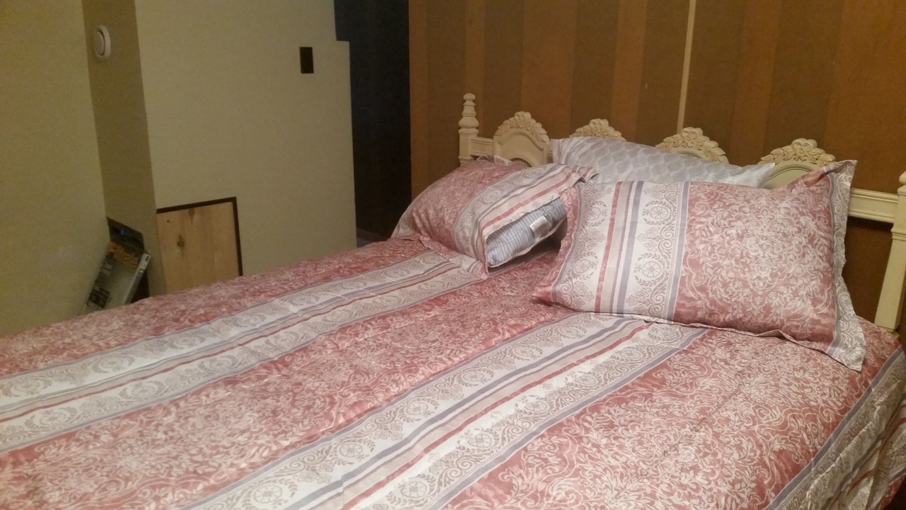 Photo of Bedroom in Villa Grove