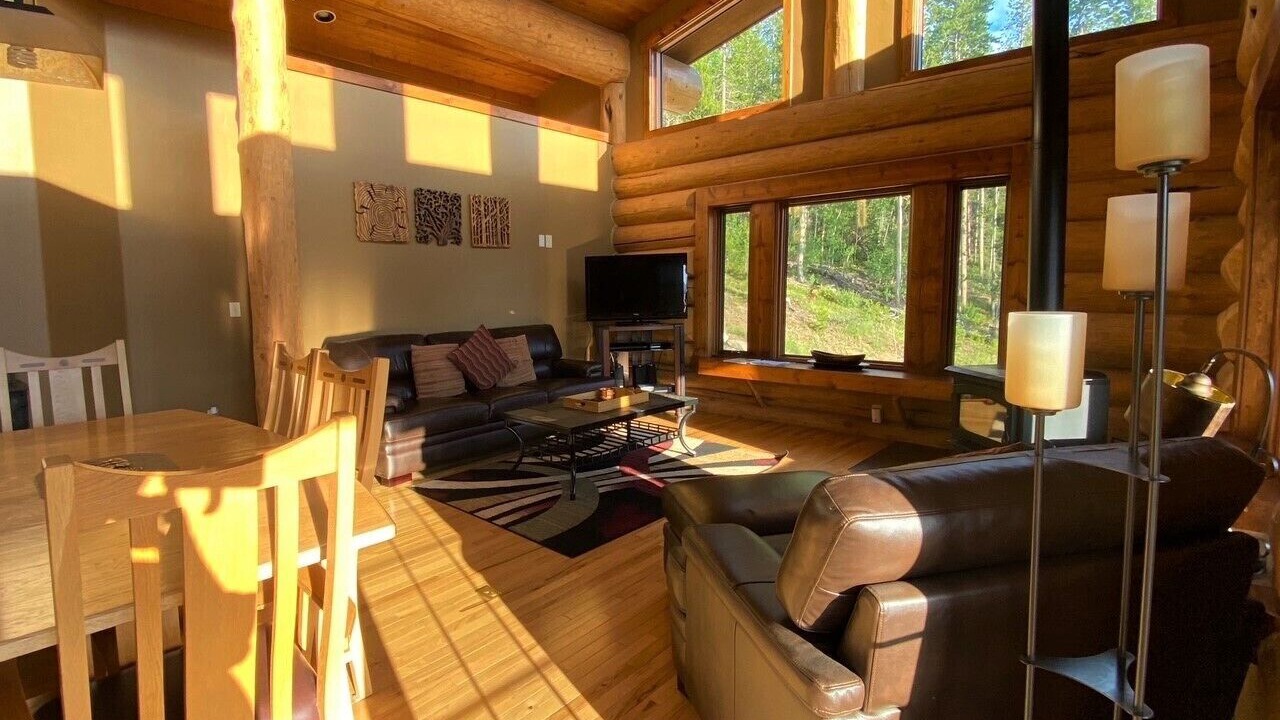 Photo of Livingroom in Forest Hills