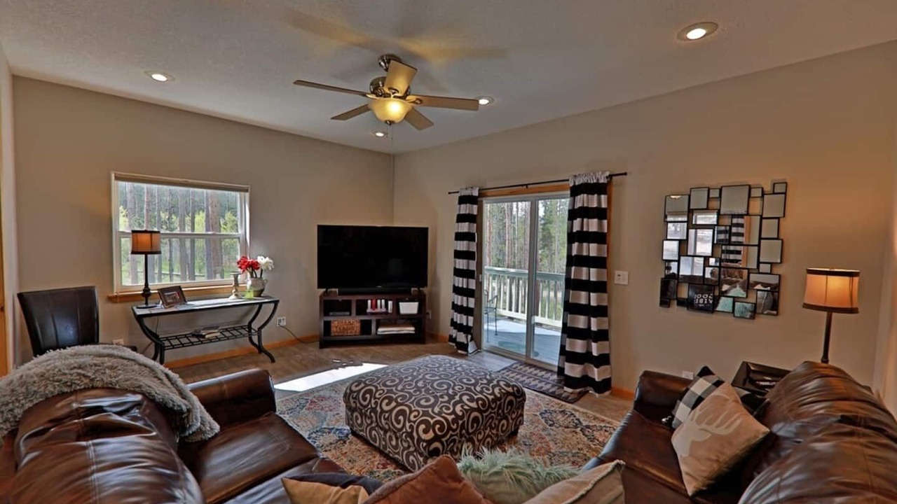 Photo of Livingroom in Fraser