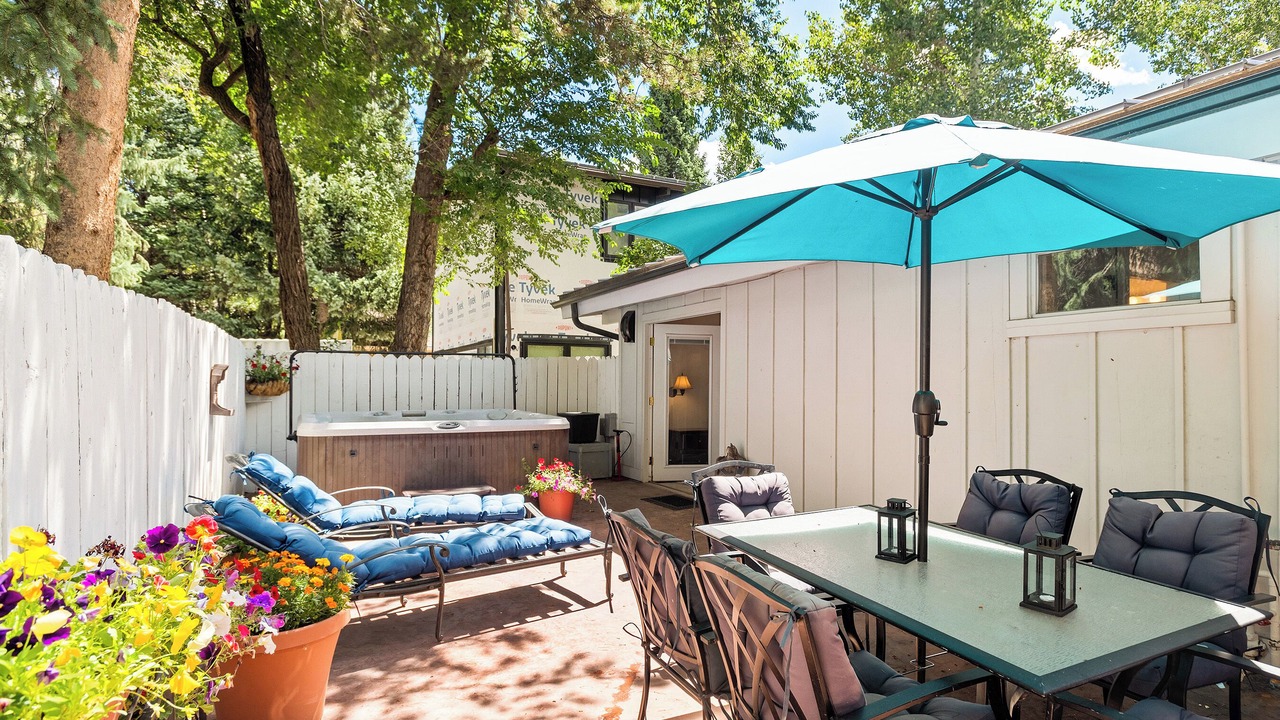 Photo of Outdoor in West End