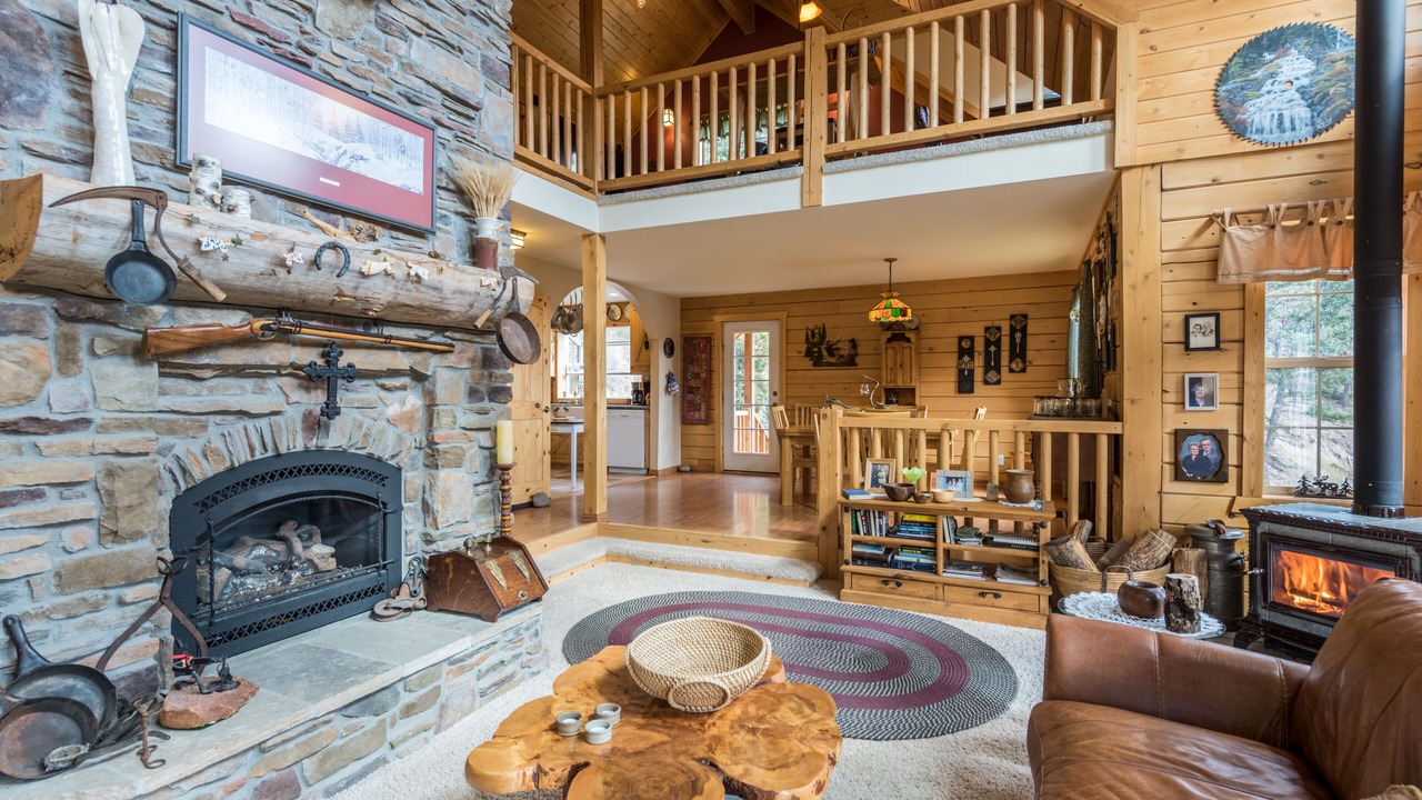 Photo of Livingroom in Idaho Springs