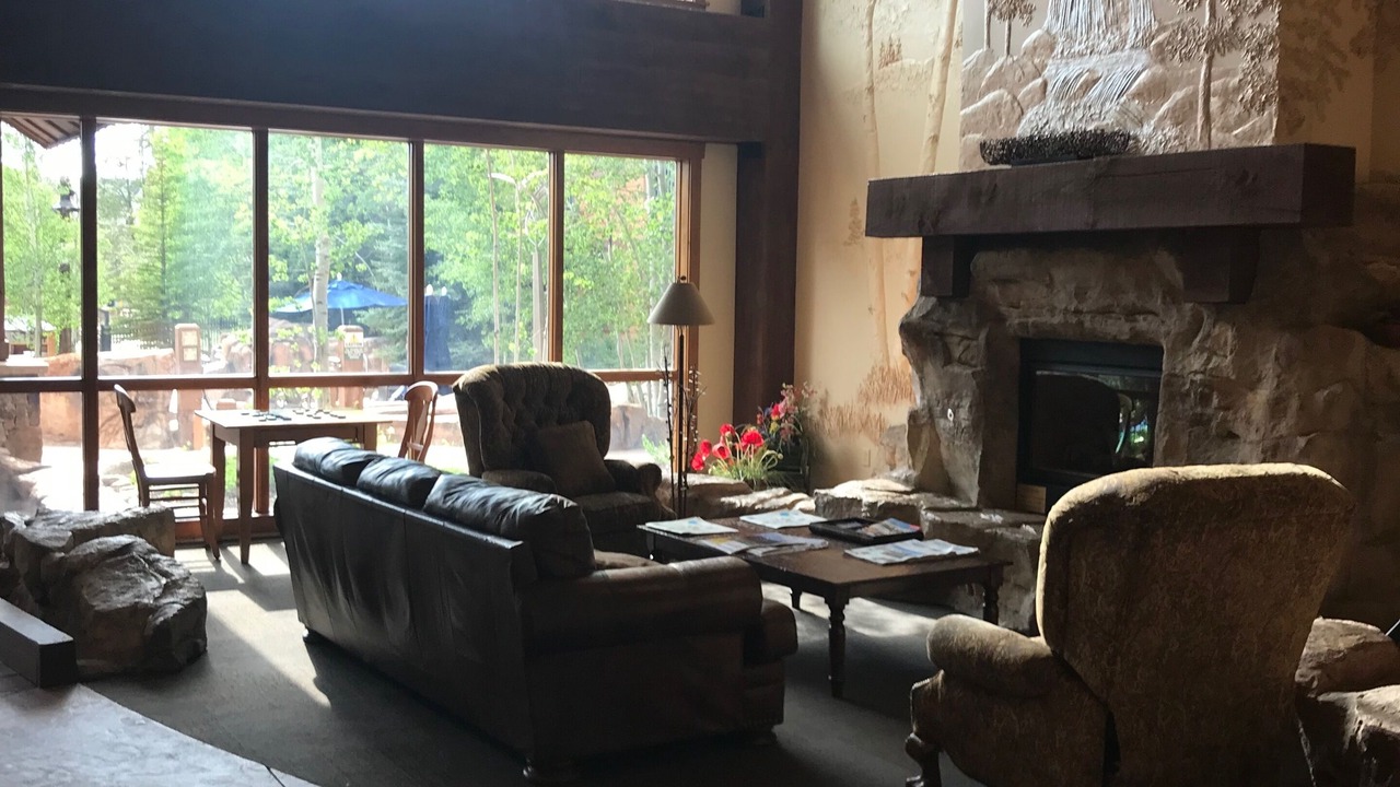 Photo of Livingroom in River Run