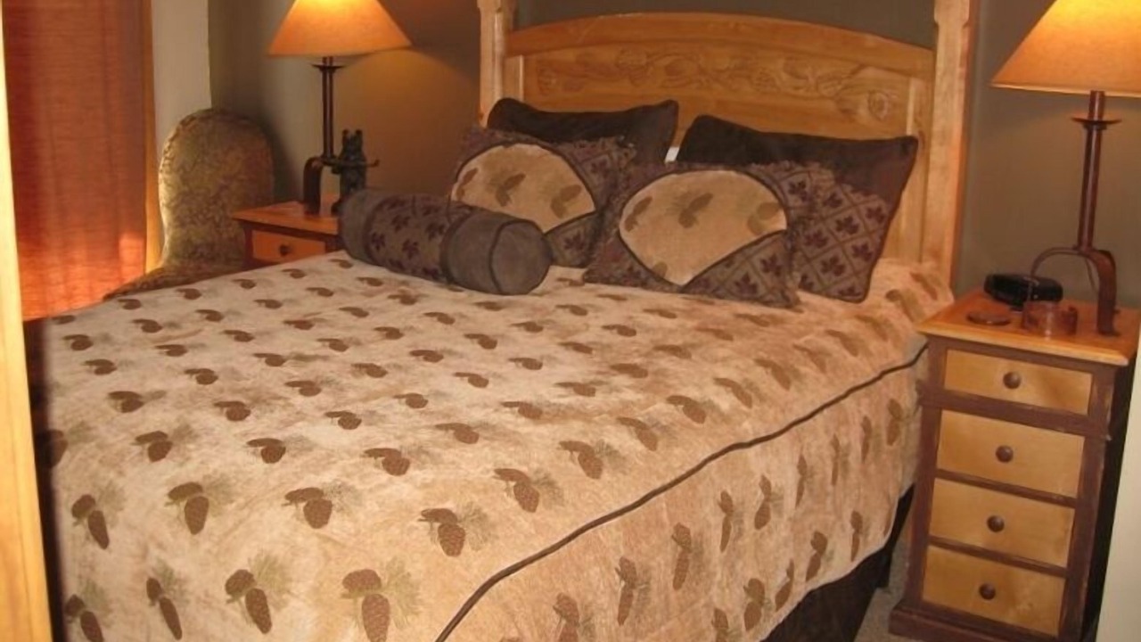 Photo of Bedroom in River Run