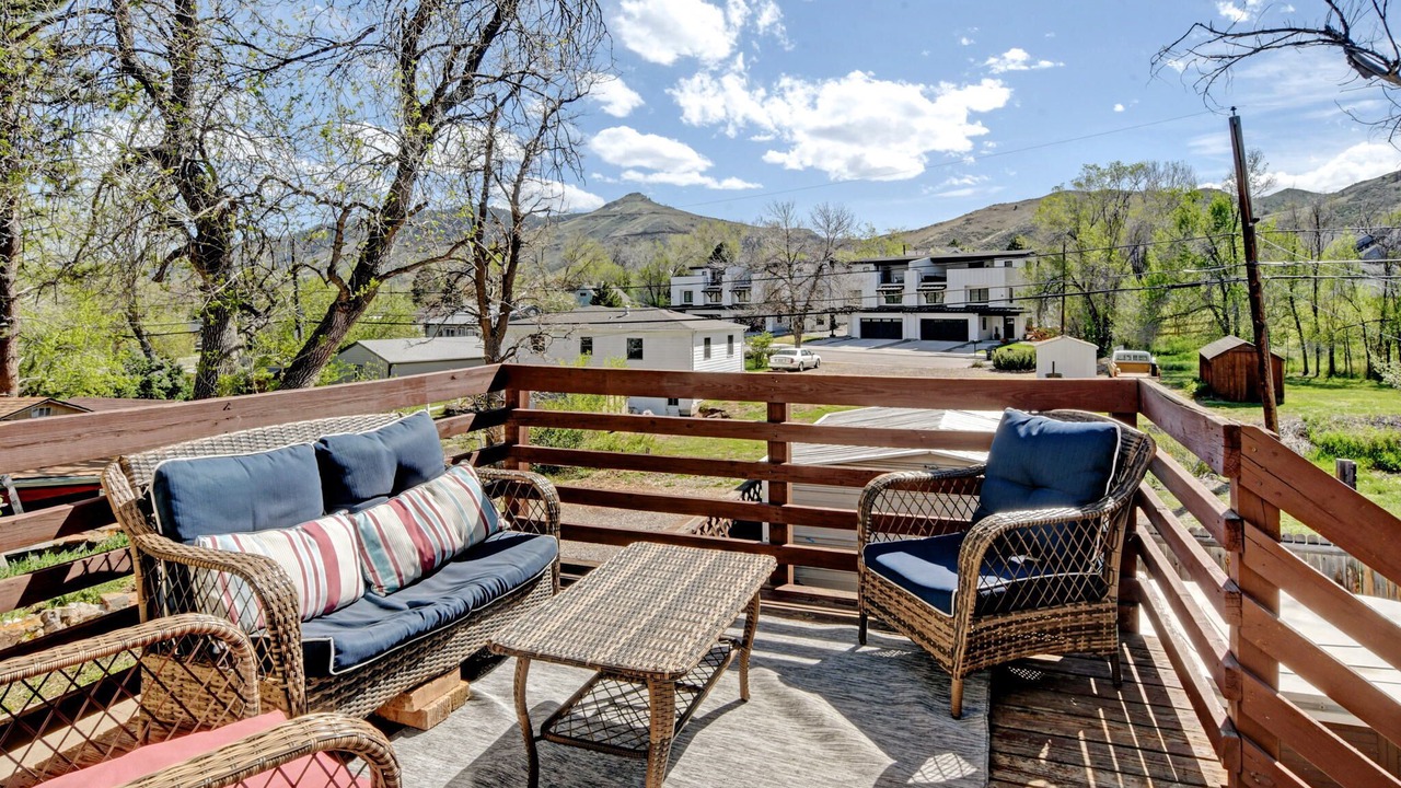 Photo of Outdoor in Golden