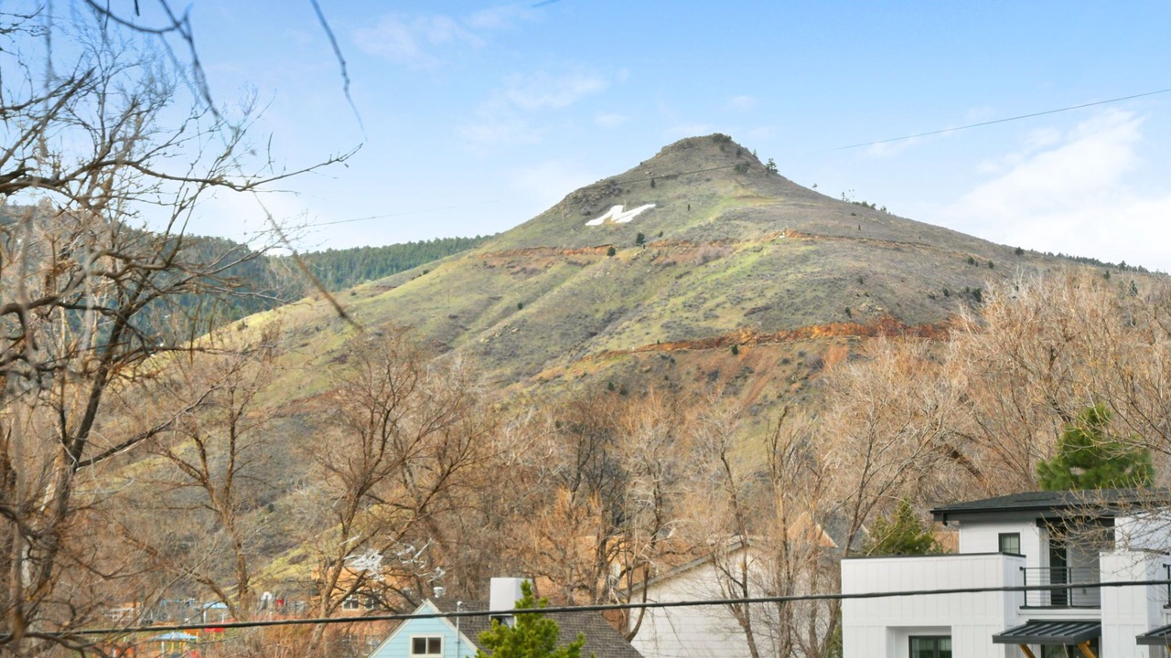 Photo of Outdoor in Golden