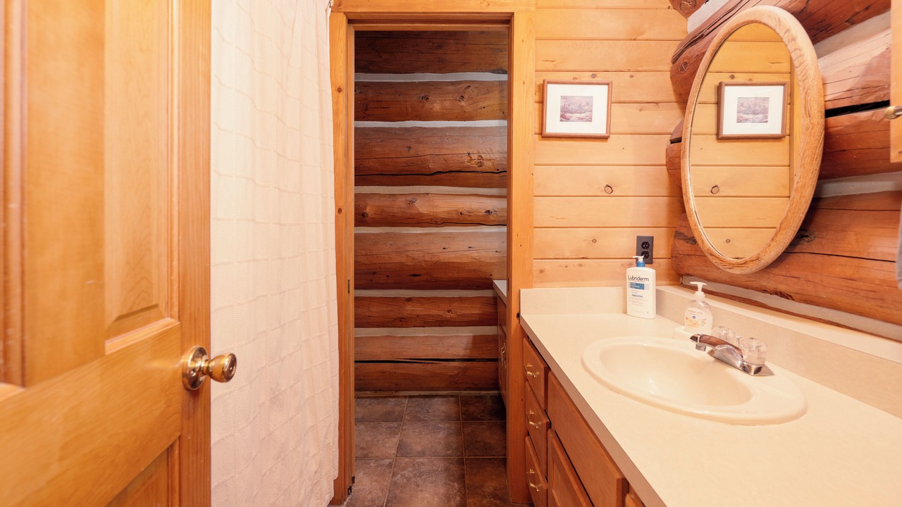 Photo of Bathroom in Grand Lake