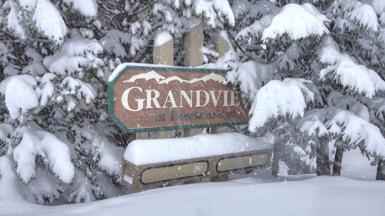 Photo of Outdoor in Peak 8