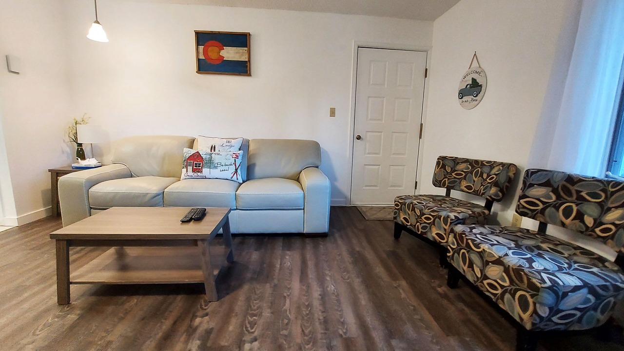 Photo of Livingroom in Peak 8