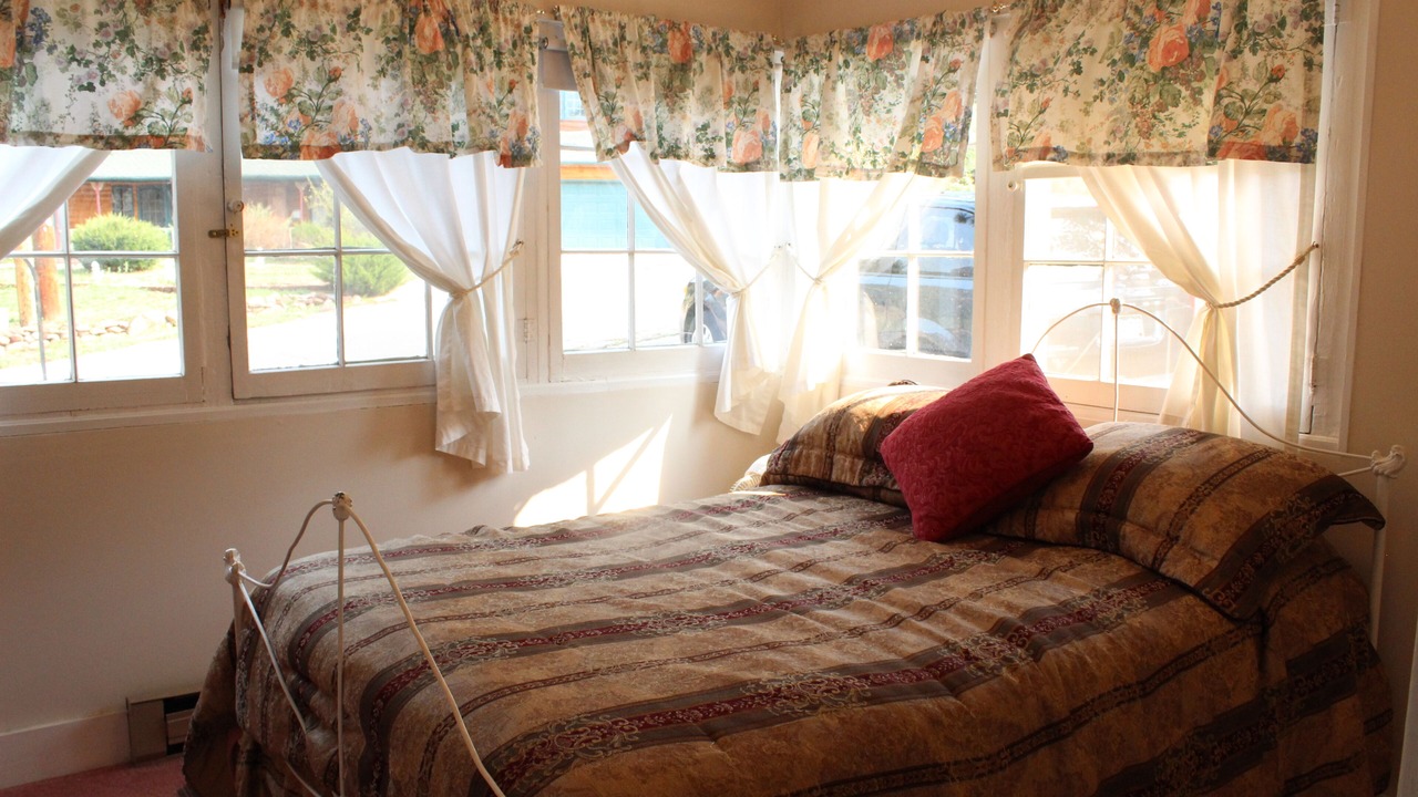 Photo of Bedroom in Cascade