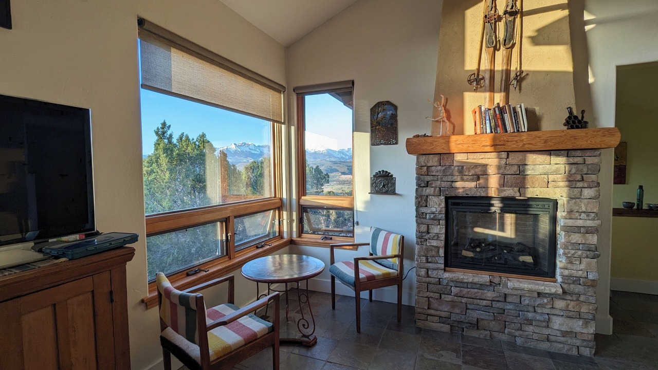 Photo of Livingroom in Loghill Village