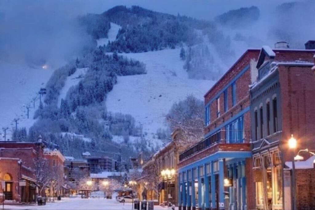 Photo of Others in Aspen