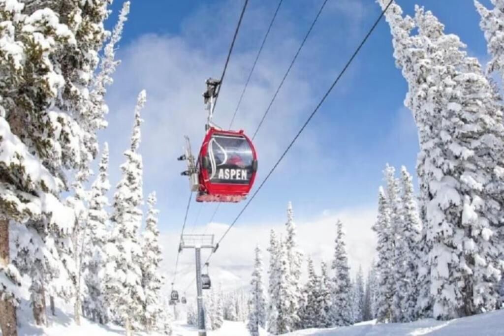 Photo of Others in Aspen