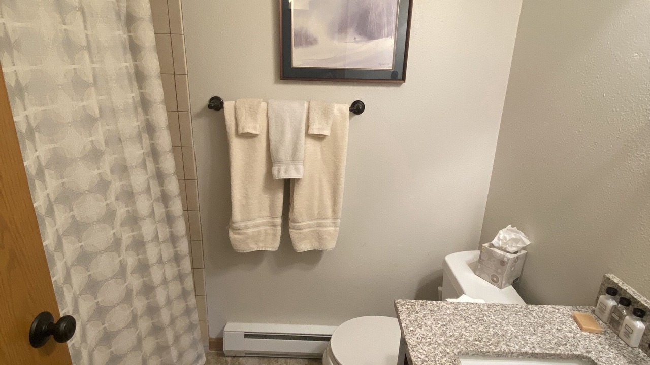 Photo of Bathroom in Summit Cove