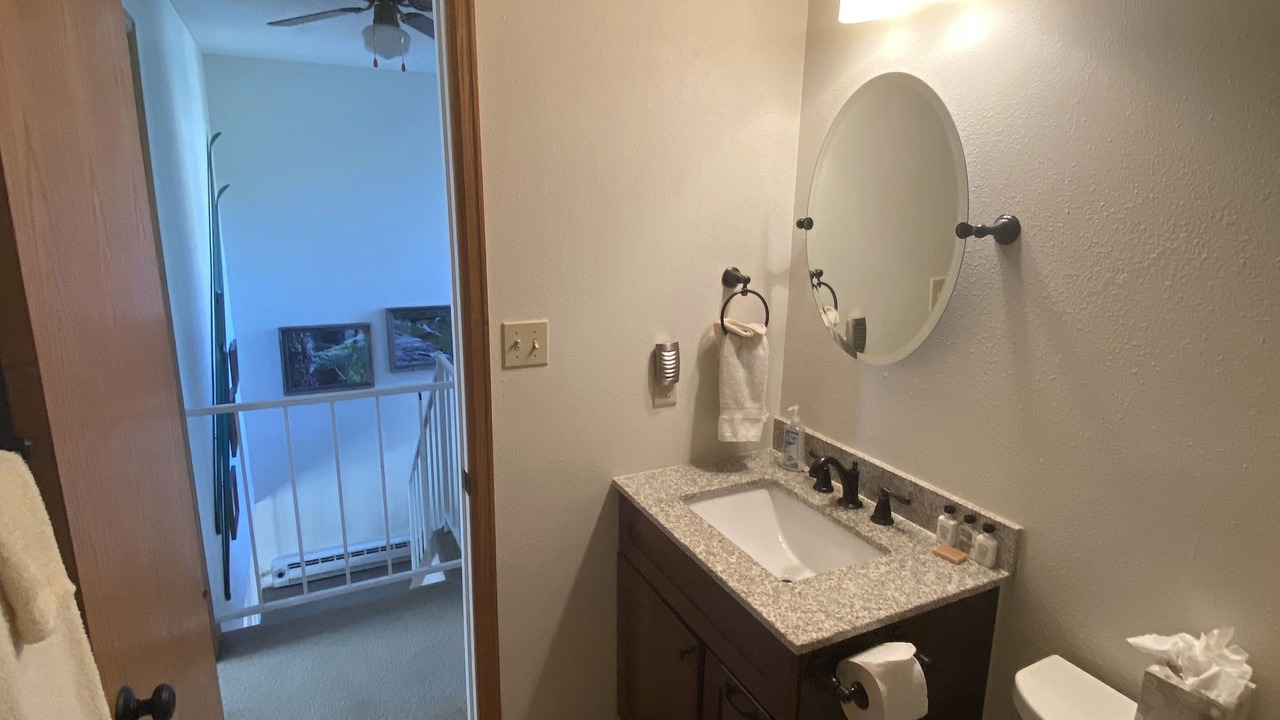 Photo of Bathroom in Summit Cove