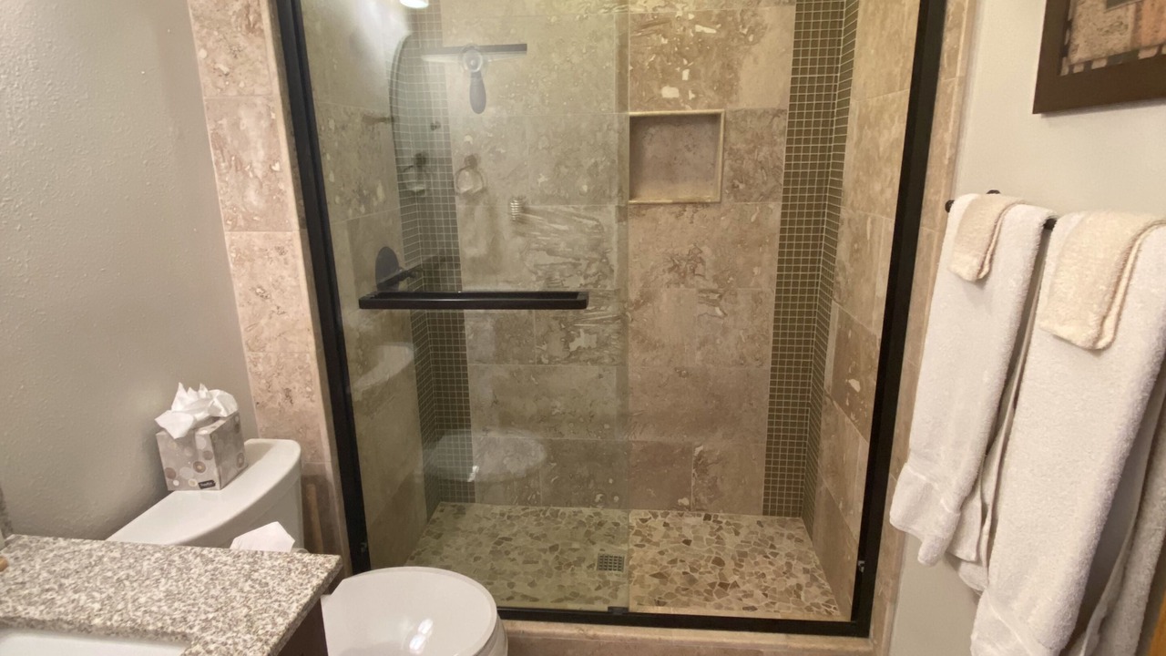 Photo of Bathroom in Summit Cove