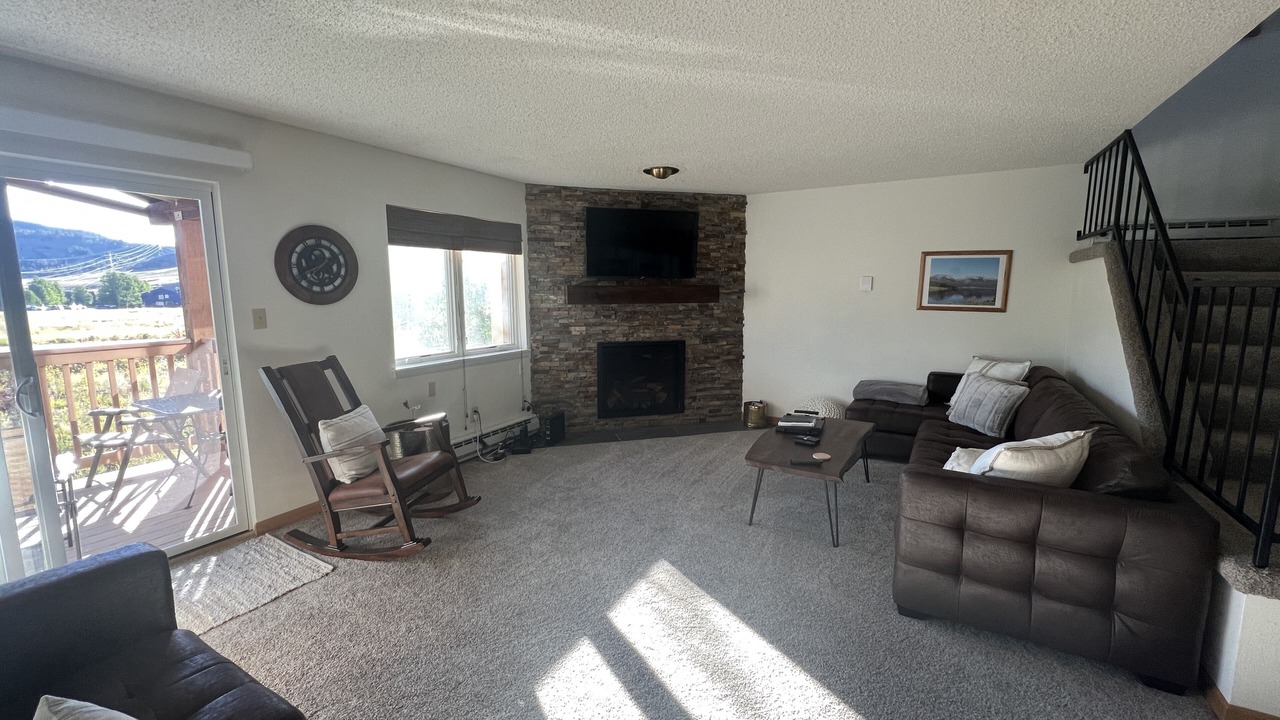 Photo of Livingroom in Summit Cove