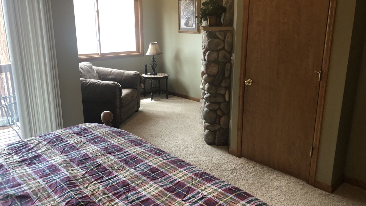 Photo of Livingroom in Stanley Hills