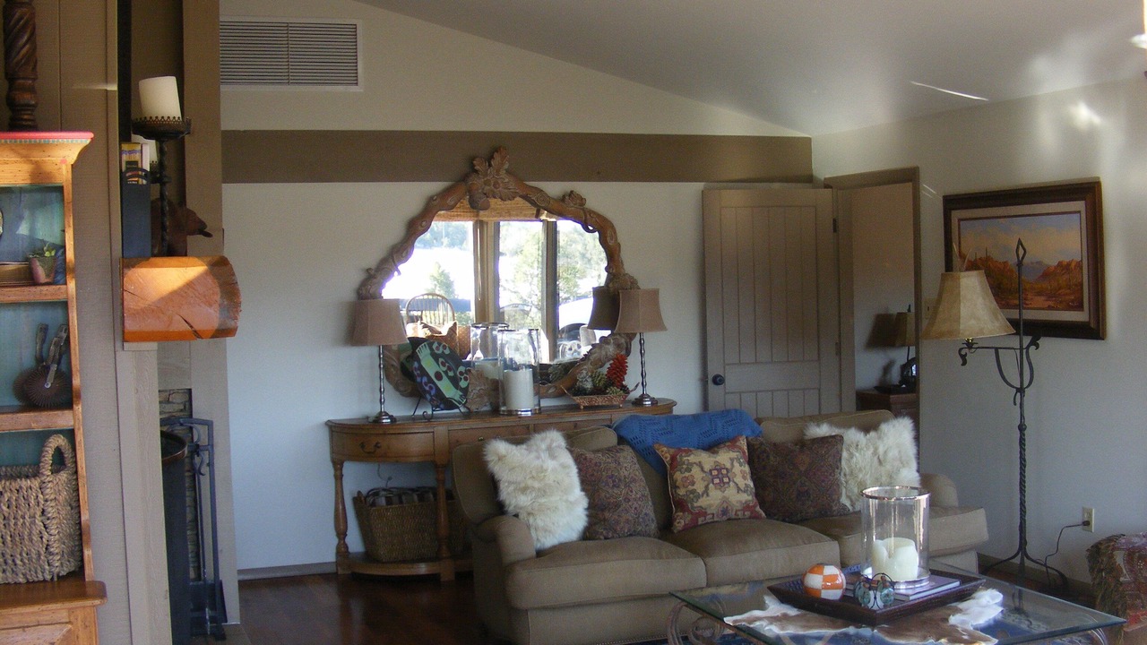 Photo of Livingroom in Missouri Heights