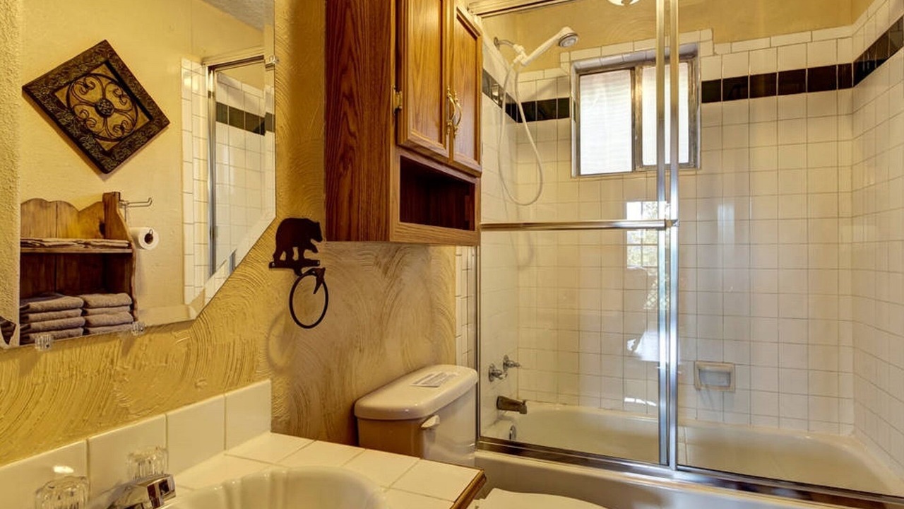 Photo of Bathroom in Rainbow Valley