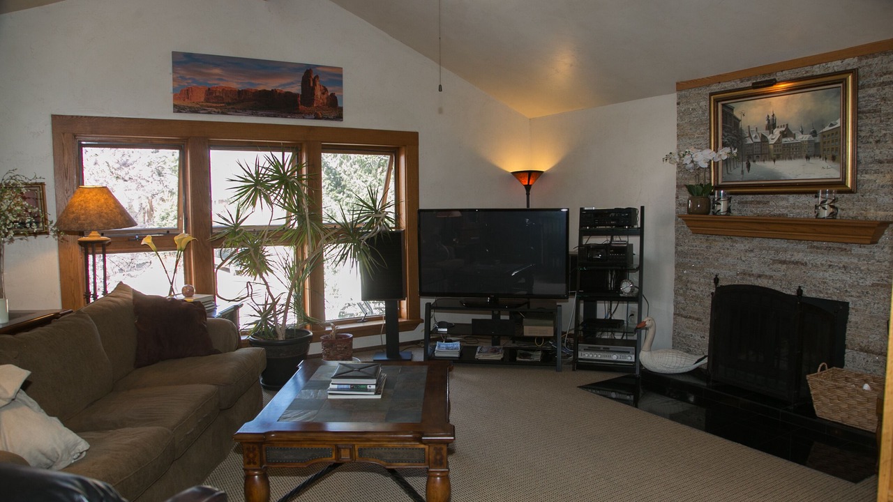 Photo of Livingroom in Dam East - West