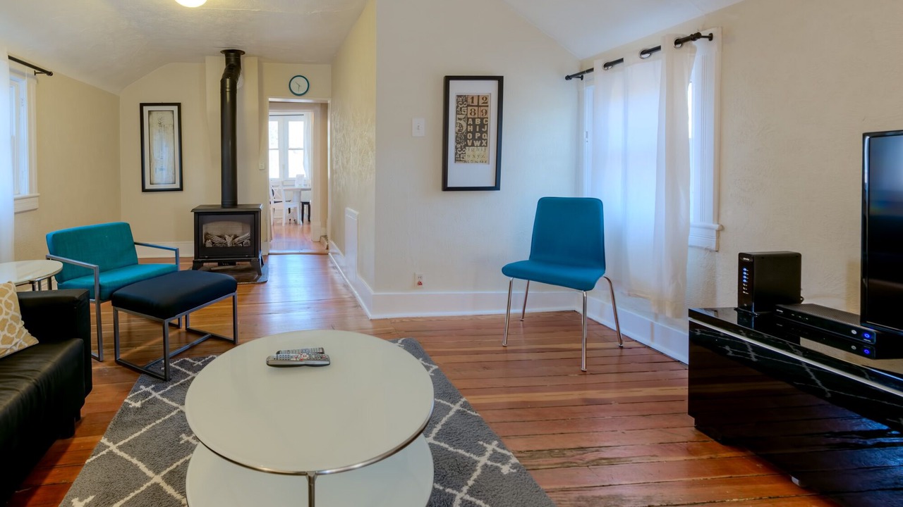 Photo of Livingroom in Mapleton Hill