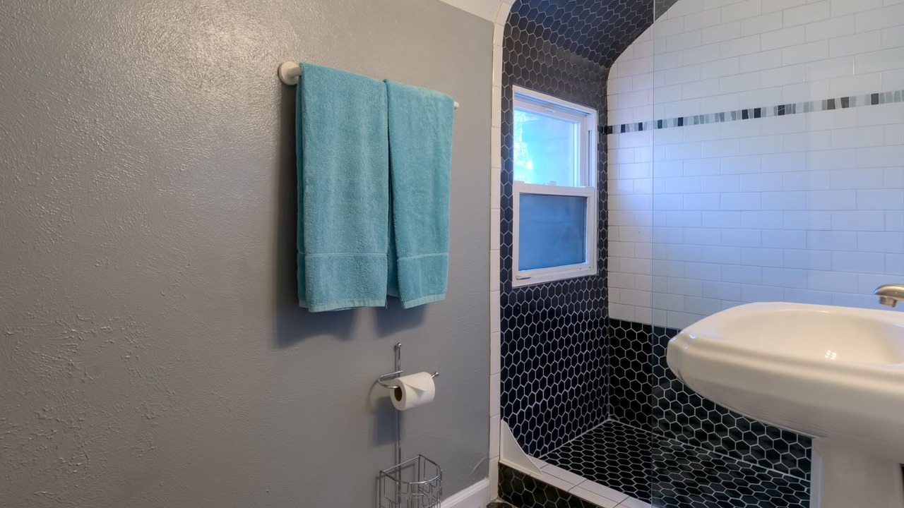 Photo of Bathroom in Mapleton Hill