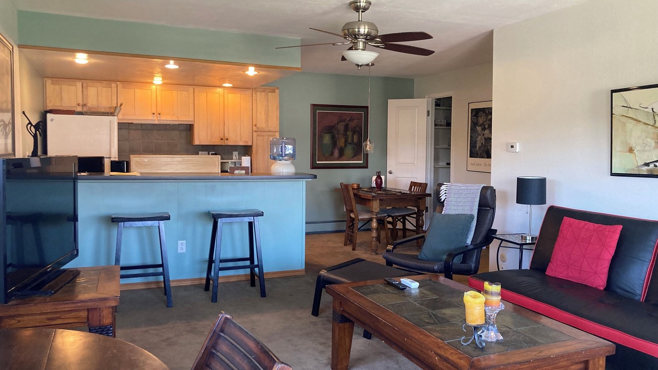 Photo of Livingroom in East Boulder
