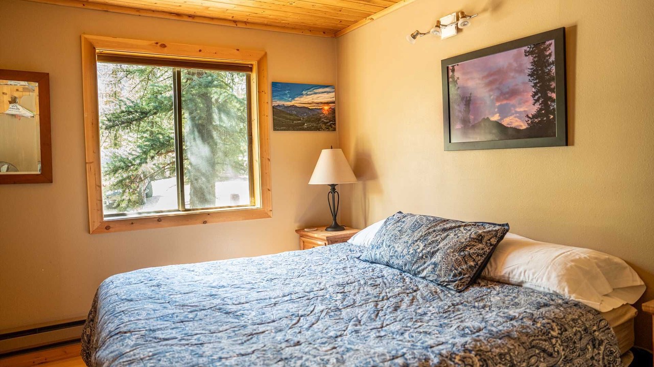 Photo of Bedroom in Lake City