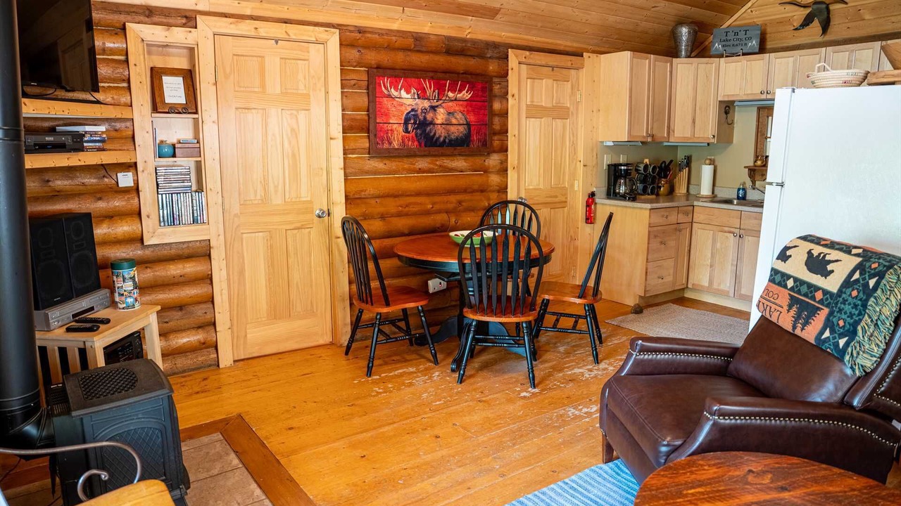 Photo of Livingroom in Lake City