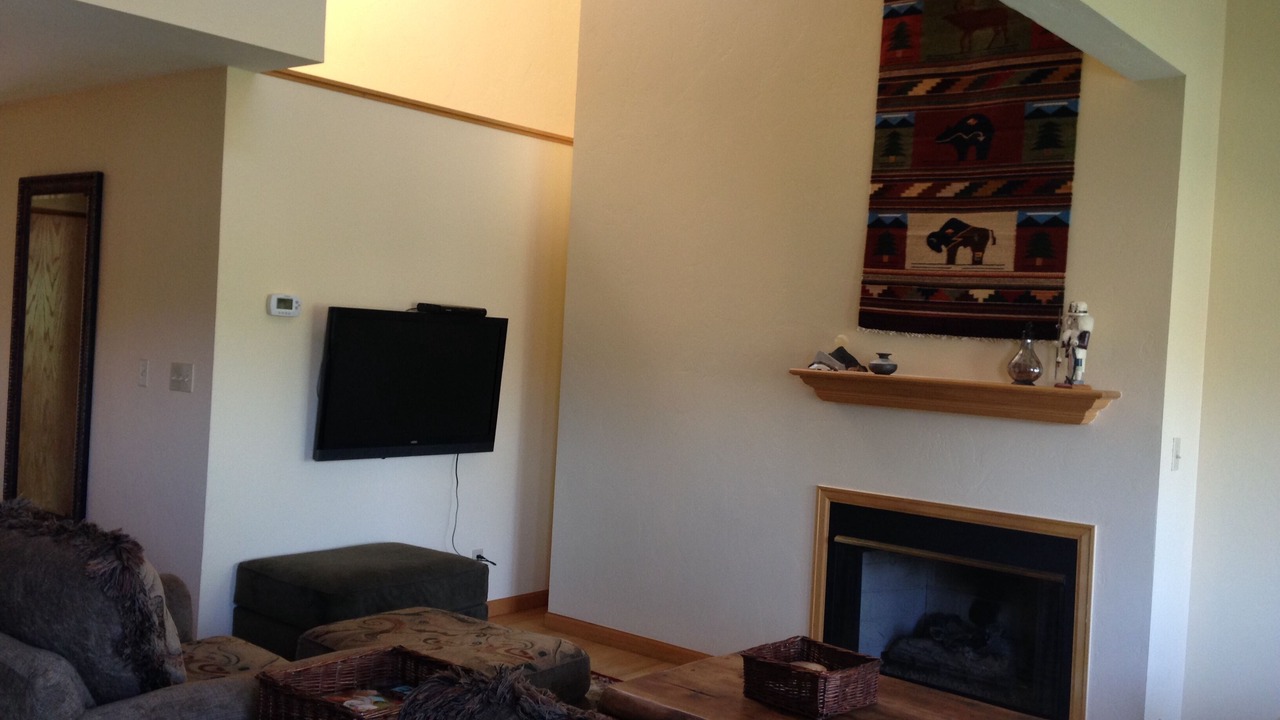 Photo of Livingroom in Edwards
