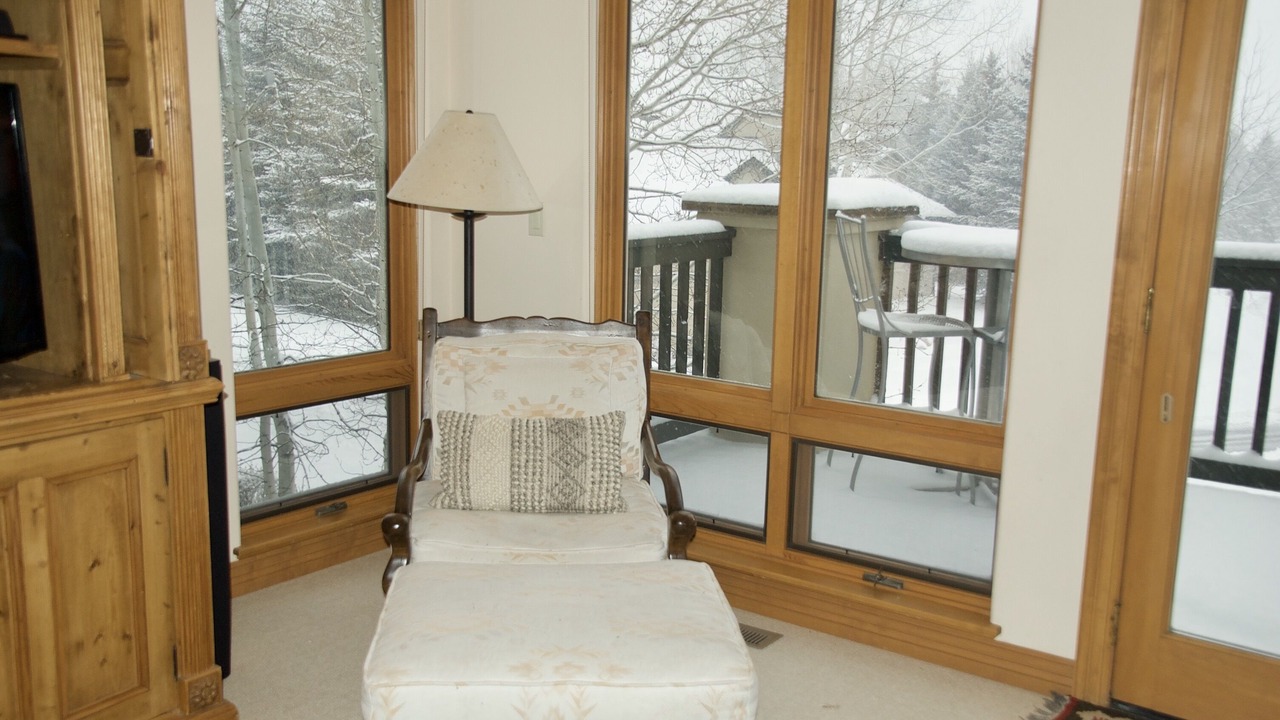Photo of Livingroom in Edwards