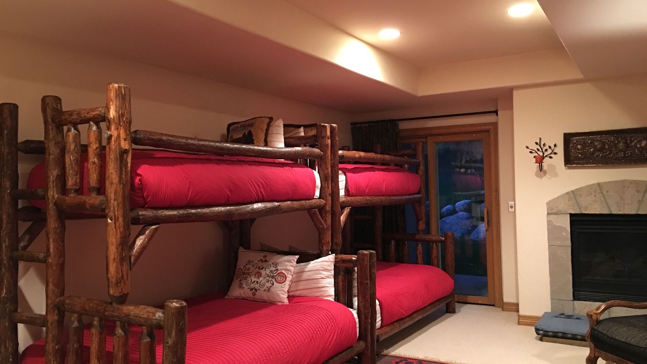 Photo of Livingroom in Edwards