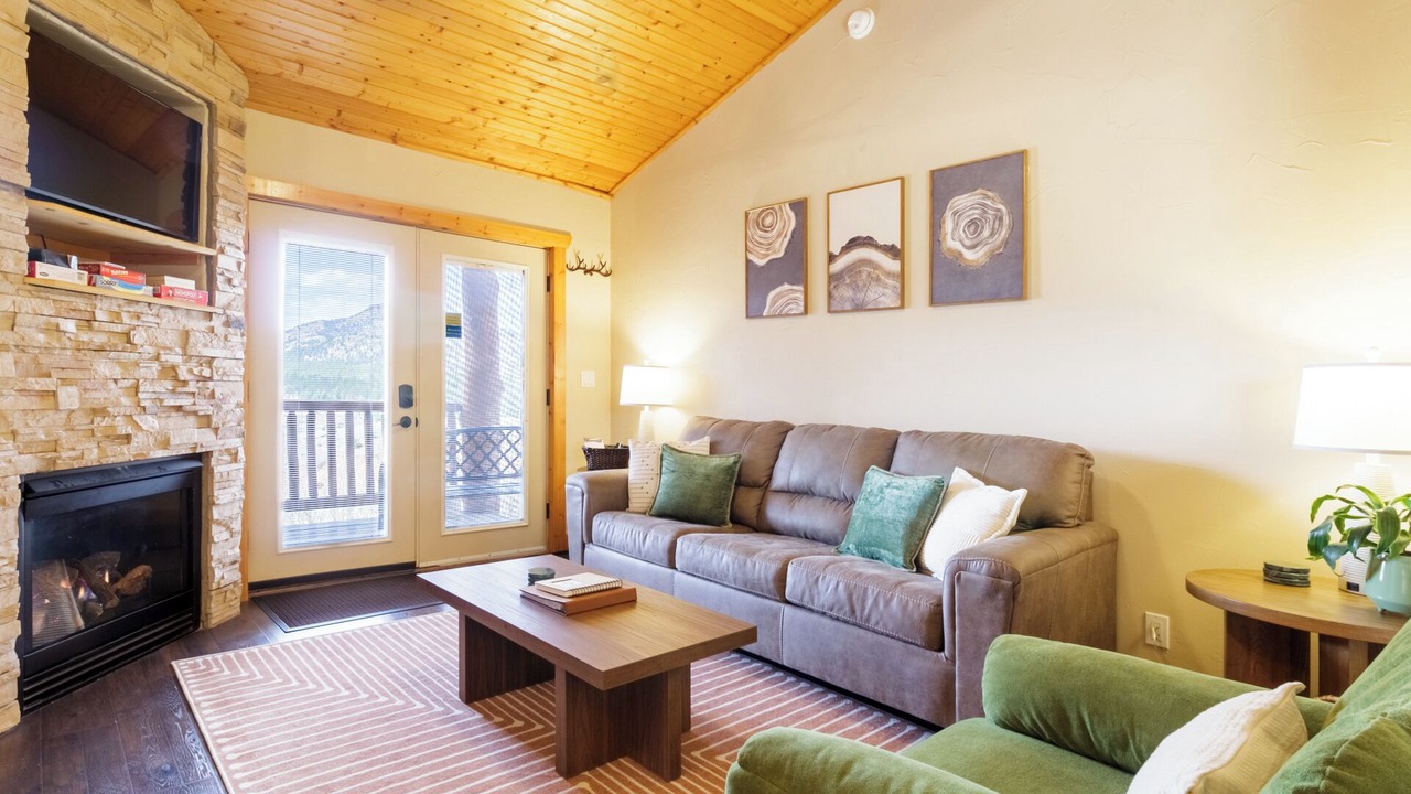 Photo of Livingroom in Woodland Park