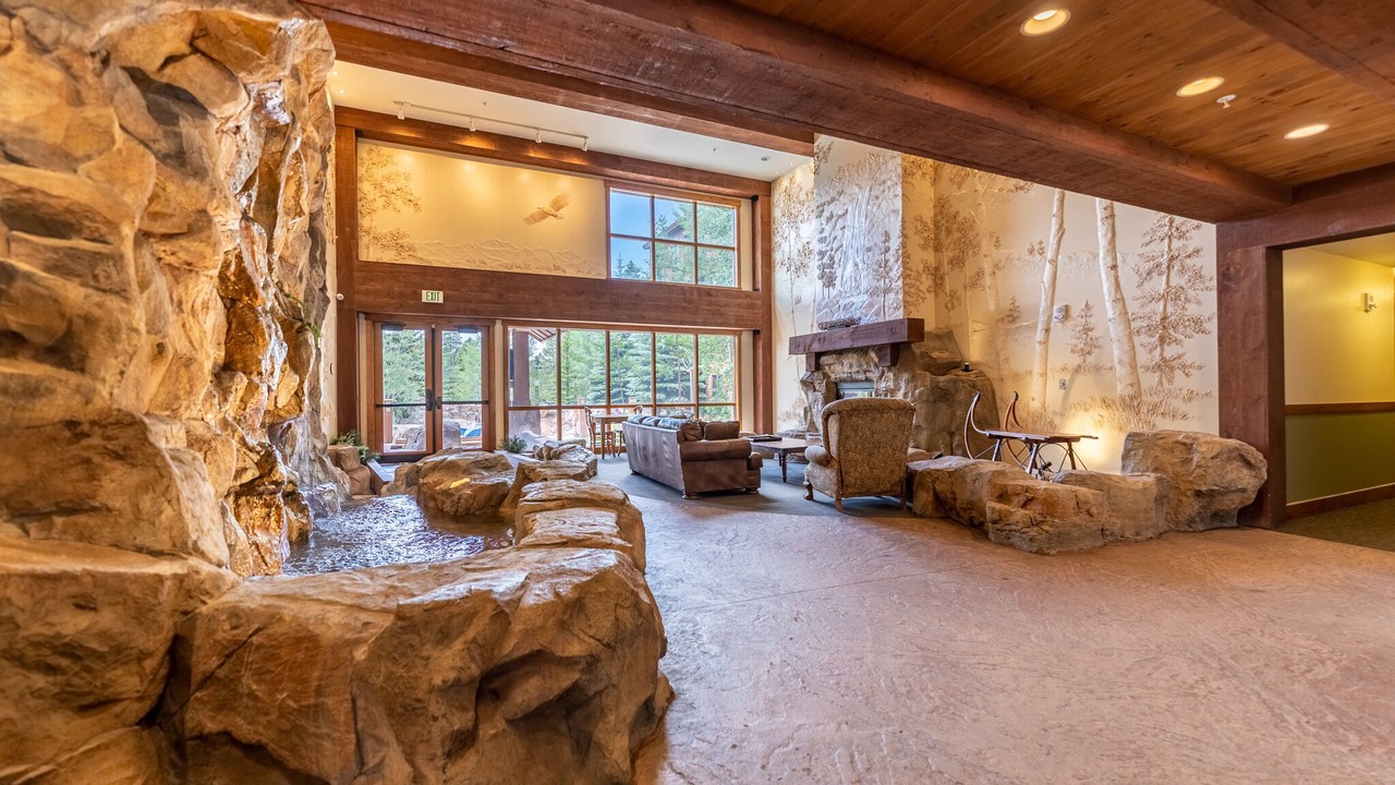 Photo of Livingroom in River Run