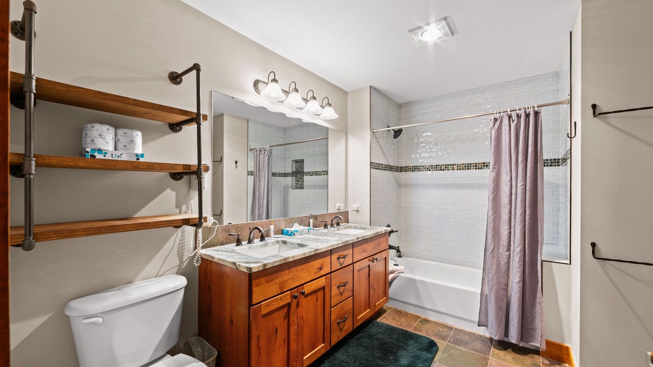 Photo of Bathroom in River Run