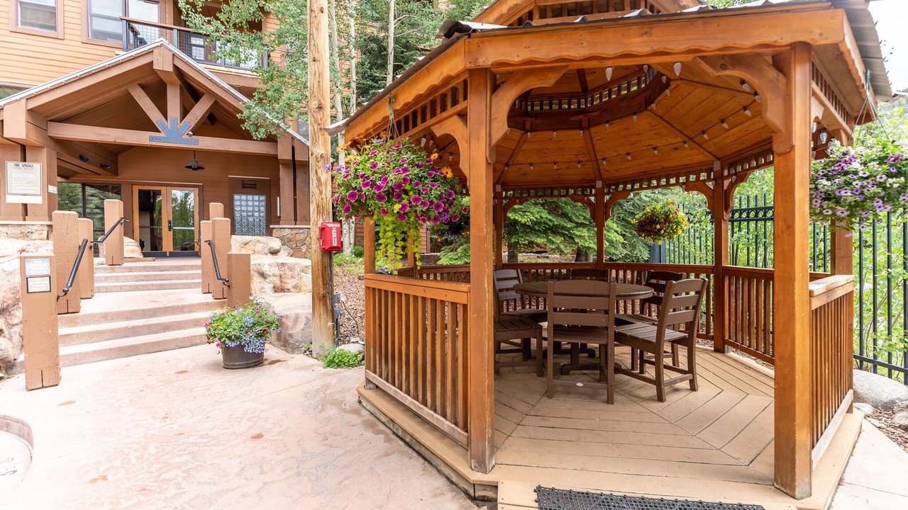 Photo of Outdoor in River Run