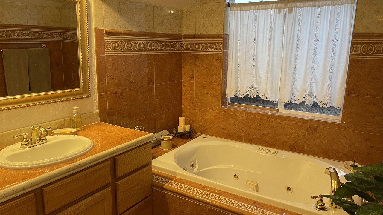 Photo of Bathroom in Peyton